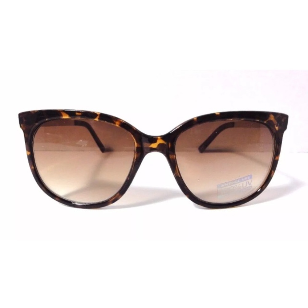 Leena woman’s fashion sunglasses tortoise frame